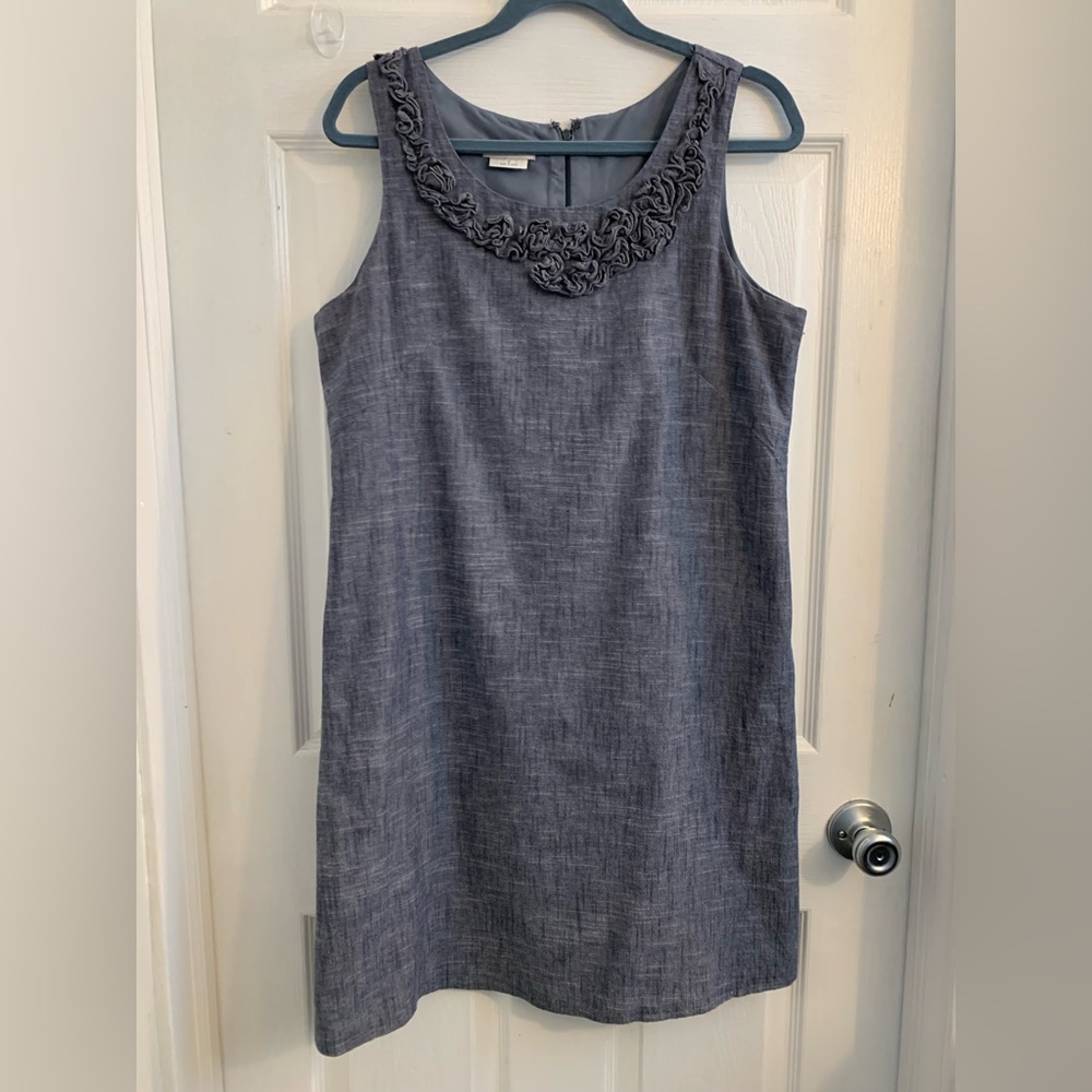 Van Heusen Sleeveless Blue Linen Dress with Floral Detail. Size 10 $15